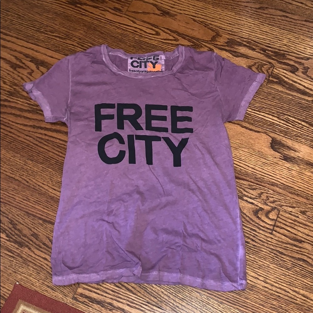 Women’s FREE CITY short sleeve top